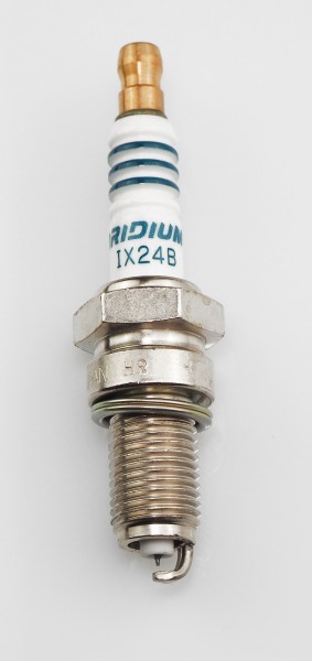 Denso Iridium Power Zündkerze IX24B passend für BMW K 100 RS (Bj 83-89)